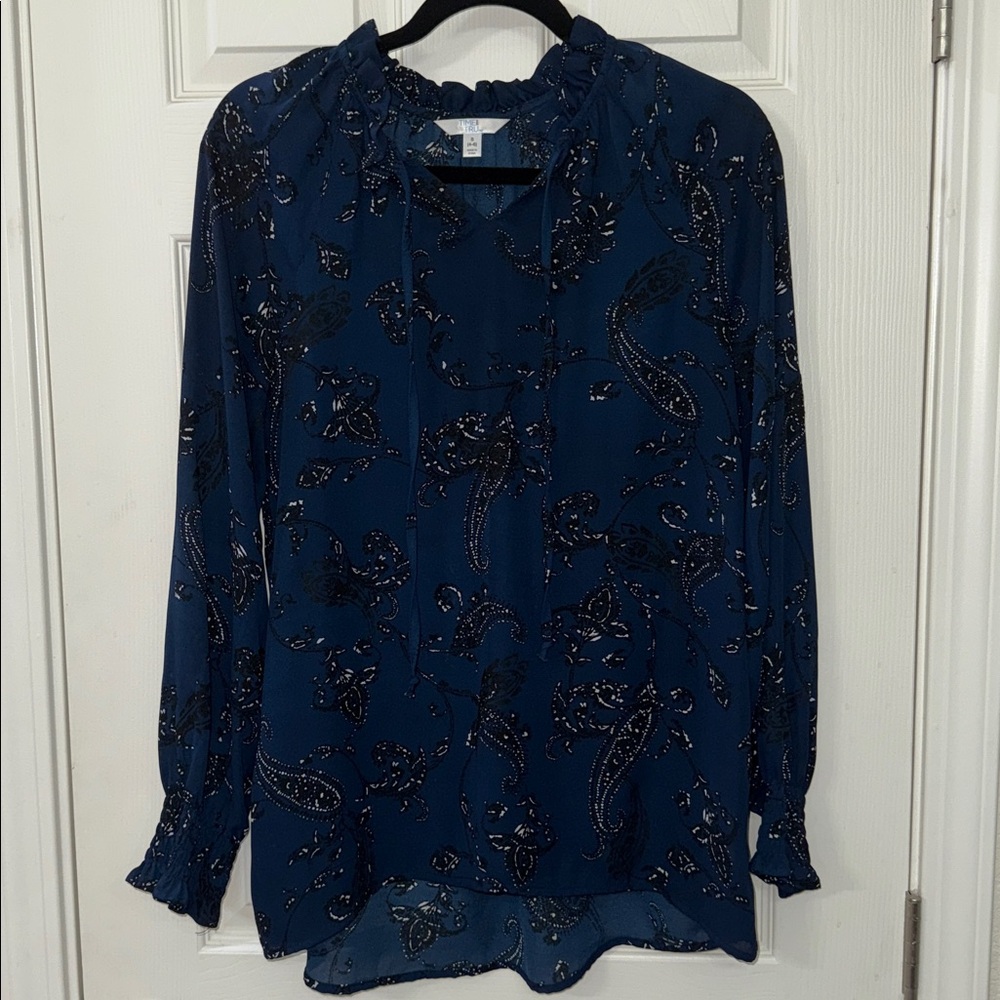 Time and Tru Navy Floral Blouse